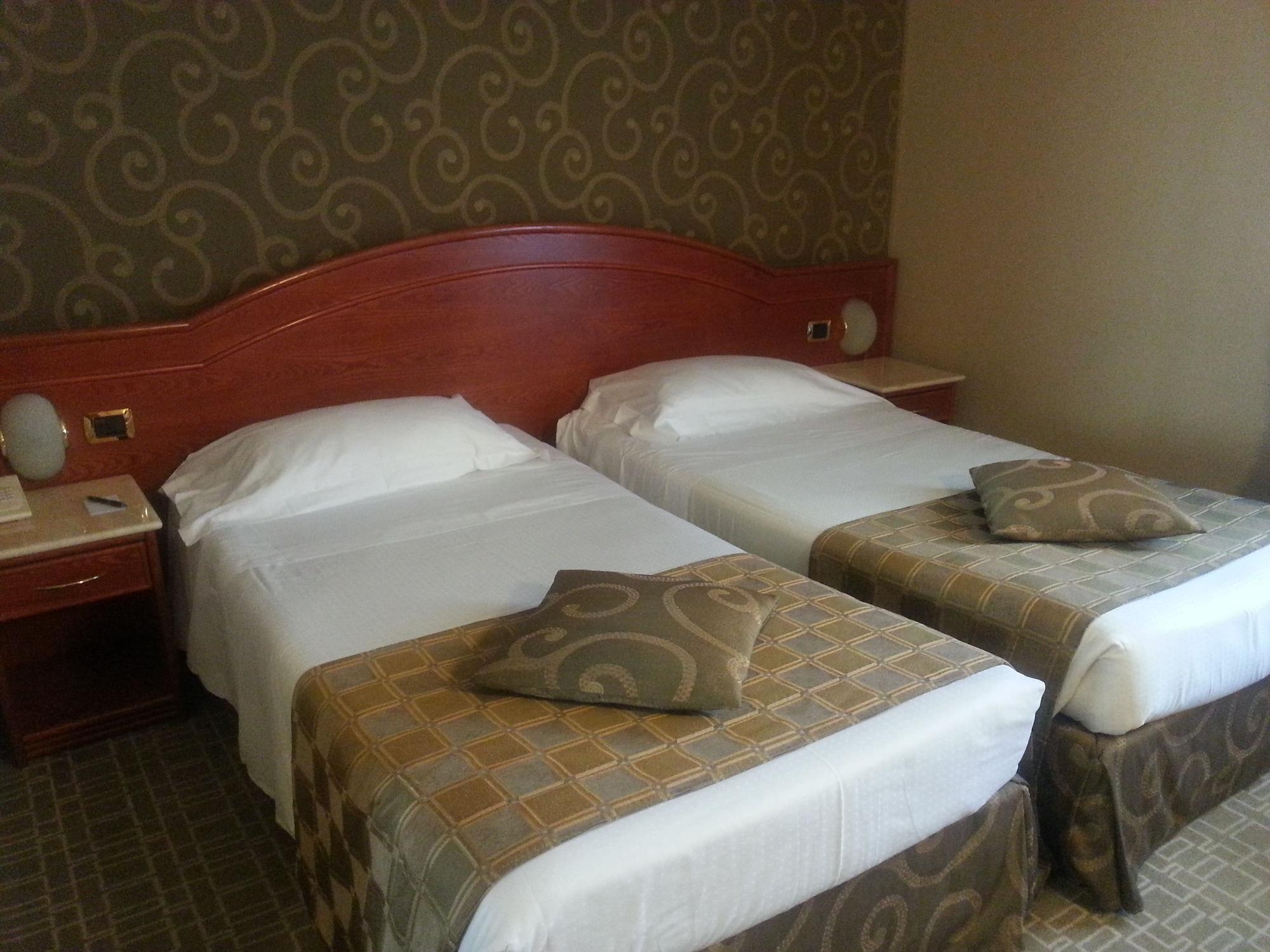 Hotel Mozart Milan Luaran gambar