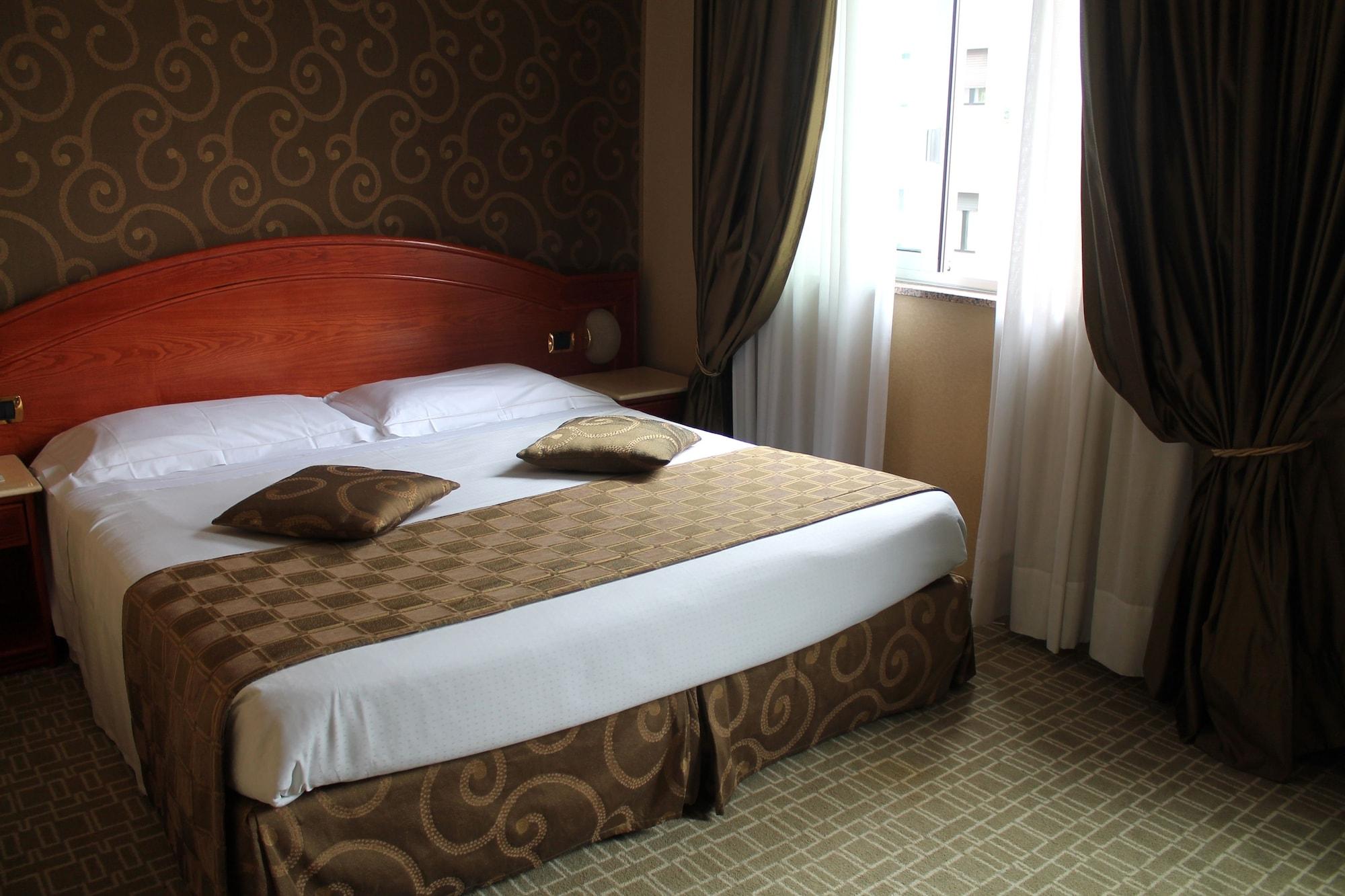 Hotel Mozart Milan Luaran gambar