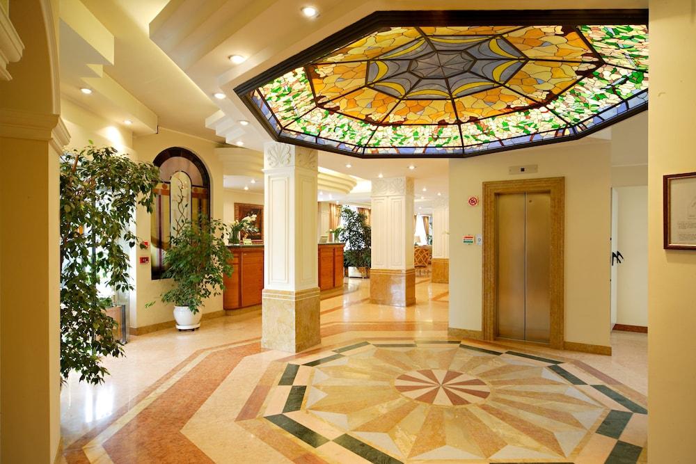 Hotel Mozart Milan Luaran gambar