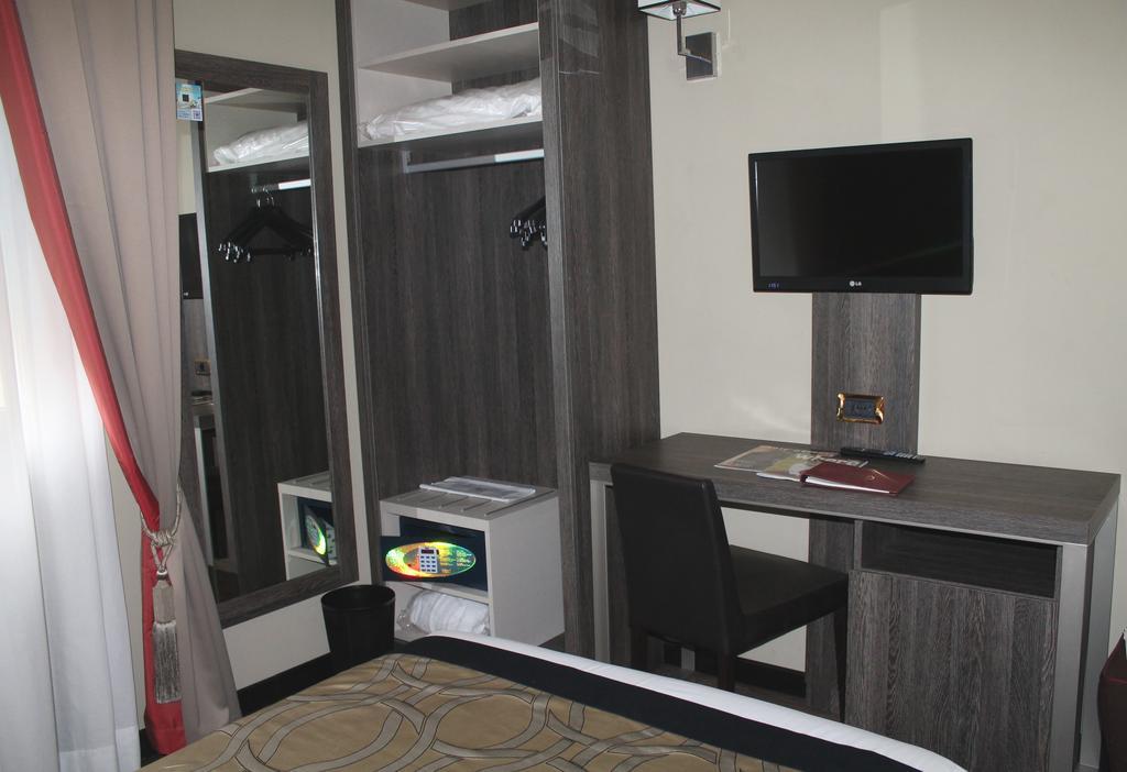 Hotel Mozart Milan Luaran gambar