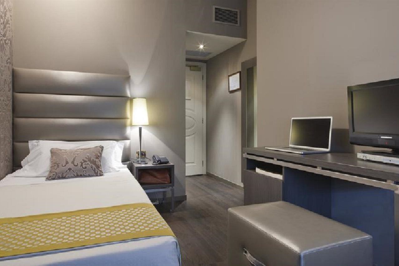 Hotel Mozart Milan Luaran gambar